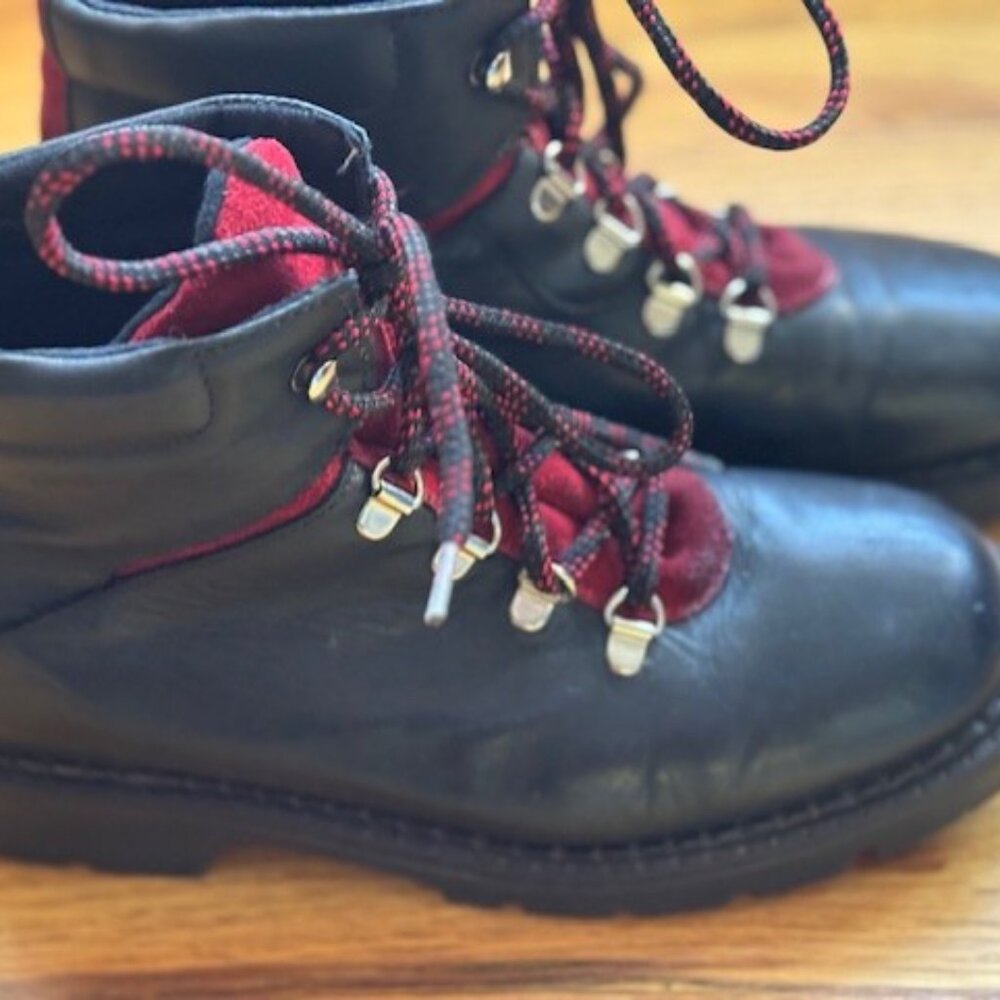 Blondo Waterproof Ankle Combat Boots Red Black combo Size 7 Lace Up